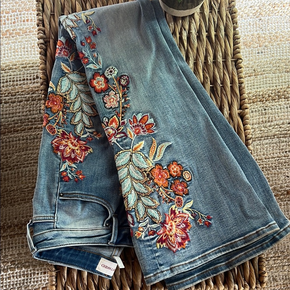 Free People | Driftwood “Farrah” Embroidered Floral Blue Jeans